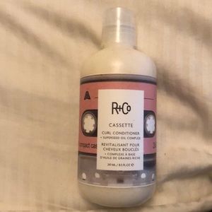 R+Co Casette Conditioner